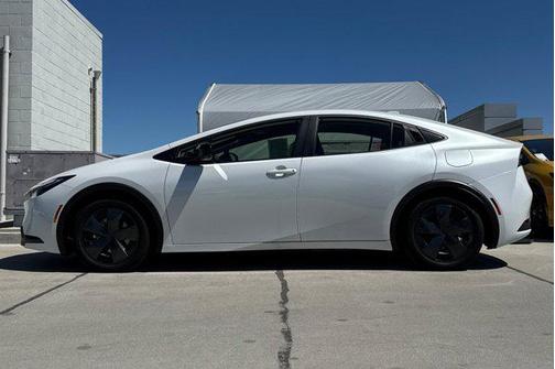 2024 Toyota Prius Prime SE