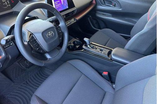 2024 Toyota Prius Prime SE
