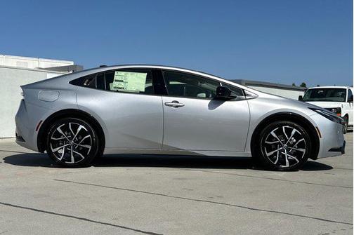 2025 Toyota Prius L