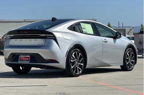 2025 Toyota Prius L