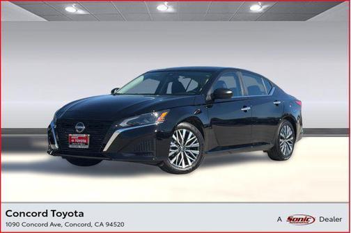 Super Black 2025 Nissan Altima SV FWD