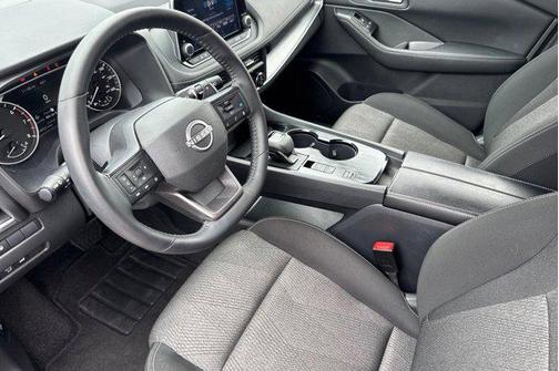 Super Black 2025 Nissan Rogue SV
