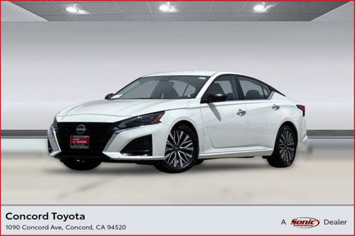 Glacier White 2025 Nissan Altima SV FWD