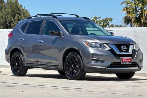 Gun Metallic 2017 Nissan Rogue SV