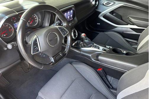 2022 Chevrolet Camaro RWD Coupe LT1