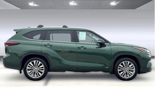 2024 Toyota Highlander Hybrid Platinum