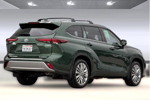 2024 Toyota Highlander Hybrid Platinum