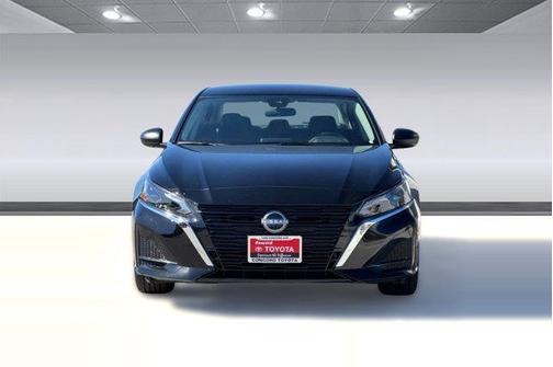 Super Black 2025 Nissan Altima SV FWD