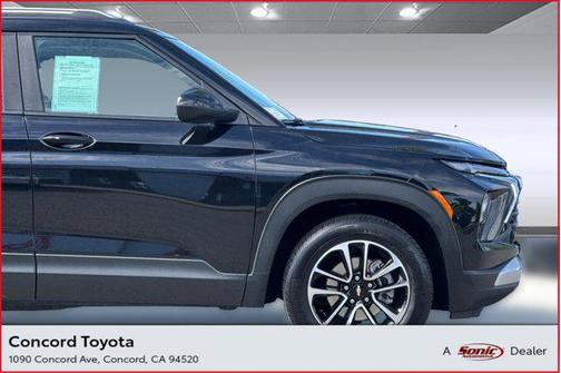 Mosaic Black Metallic 2025 Chevrolet Trailblazer LT
