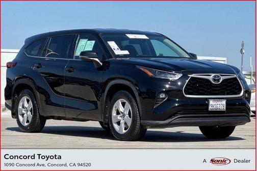 2022 Toyota Highlander LE