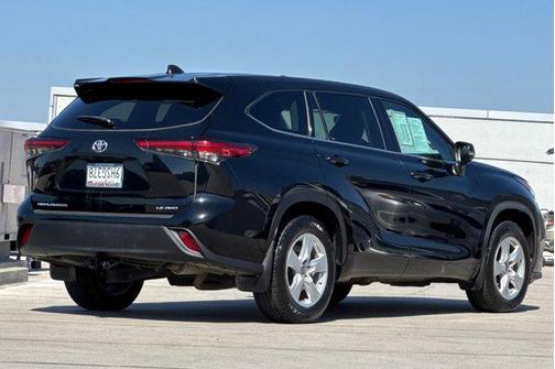 2022 Toyota Highlander LE