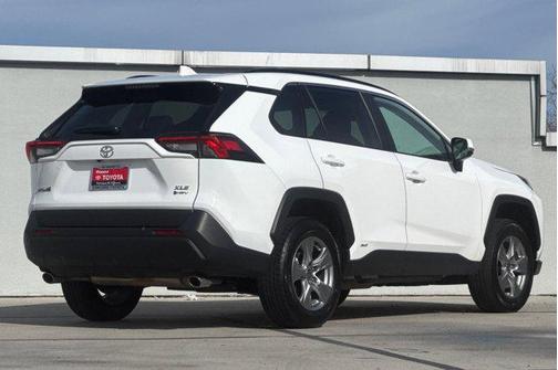 2025 Toyota RAV4 Hybrid XLE