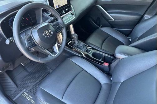 2025 Toyota Corolla Cross XLE
