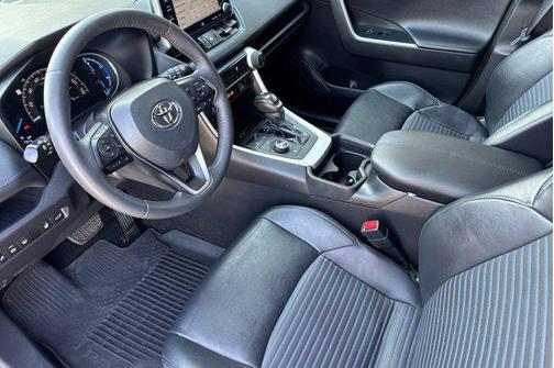 2021 Toyota RAV4 Hybrid SE
