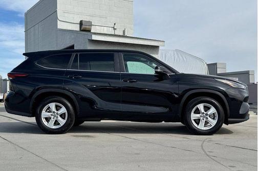 2025 Toyota Highlander LE