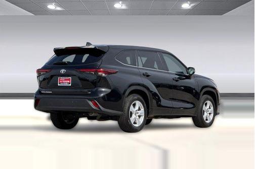2025 Toyota Highlander LE