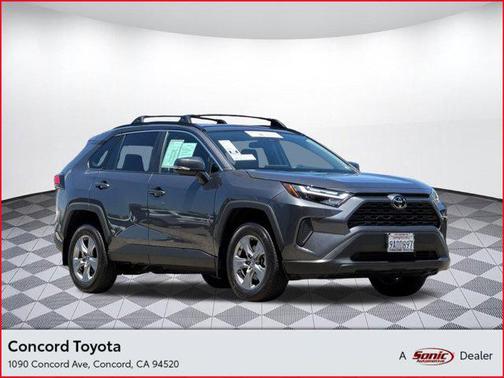 2022 Toyota RAV4 XLE