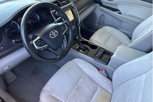 2016 Toyota Camry Hybrid XLE
