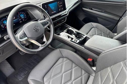 2025 Volkswagen Atlas Cross Sport 2.0T SE w/Technology