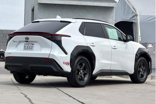 Wind Chill Pearl 2024 Toyota bZ4X XLE
