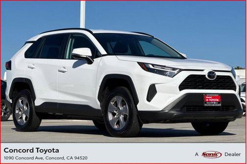 2025 Toyota RAV4 XLE
