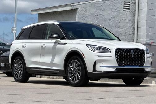 Pristine White Metallic Tri-Coat 2023 Lincoln Corsair Reserve