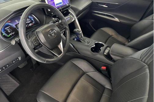 Coastal Gray Metallic 2024 Toyota Venza Limited