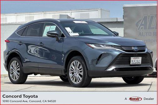 Coastal Gray Metallic 2024 Toyota Venza Limited