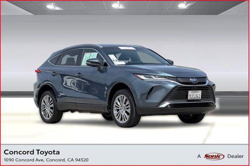 Coastal Gray Metallic 2024 Toyota Venza Limited