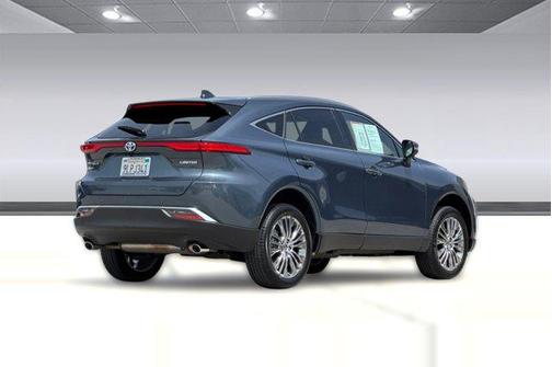 Coastal Gray Metallic 2024 Toyota Venza Limited