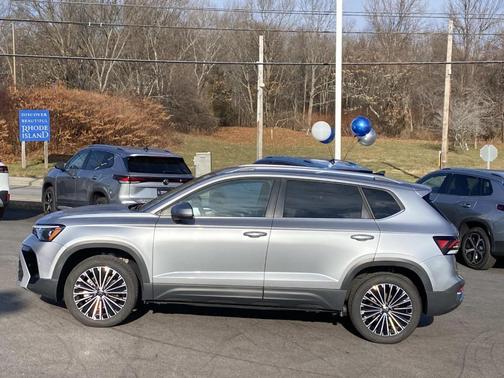 2025 Volkswagen Taos 1.5T SE