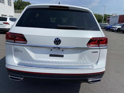 Opal White Pearl Effect 2023 Volkswagen Atlas 2.0T SEL