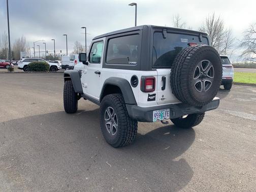 Photo 5 of 16 of 2020 Jeep Wrangler Sport