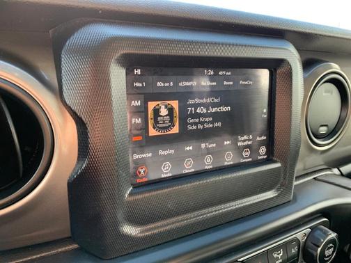 Photo 4 of 21 of 2020 Jeep Wrangler Sport