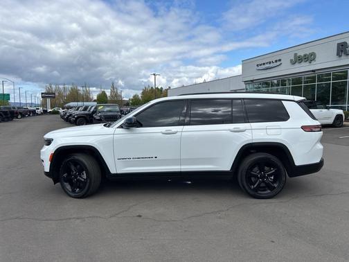 2023 Jeep Grand Cherokee L Laredo