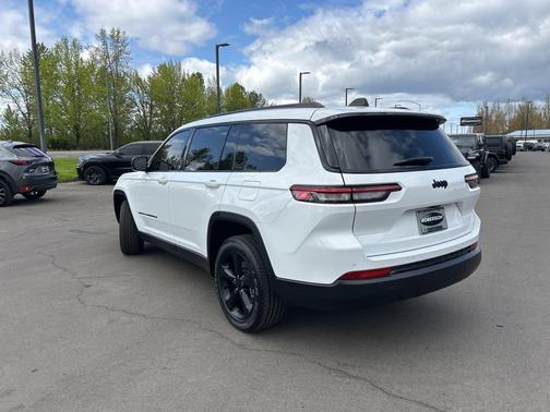 2023 Jeep Grand Cherokee L Laredo