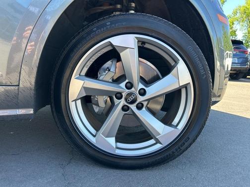 2020 Audi Q5 40 Premium Plus