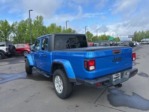 2022 Jeep Gladiator Sport