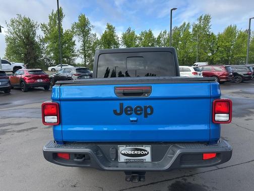 2022 Jeep Gladiator Sport