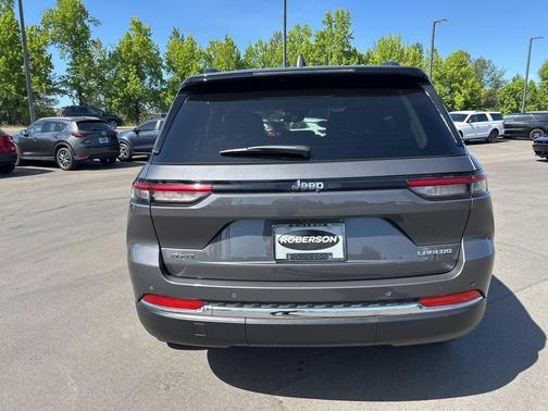 2024 Jeep Grand Cherokee Laredo