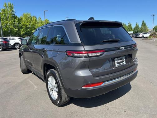 2024 Jeep Grand Cherokee Laredo