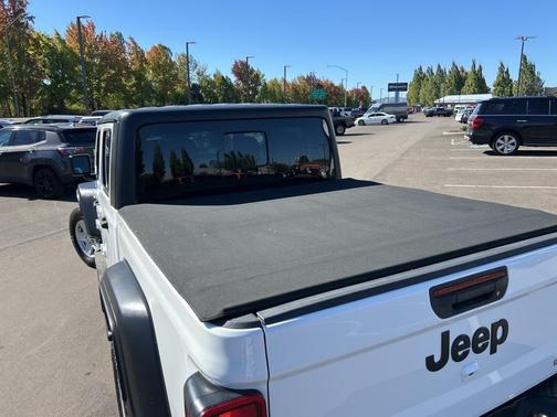 2020 Jeep Gladiator Sport
