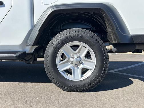 2020 Jeep Gladiator Sport