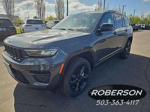 2025 Jeep Grand Cherokee Laredo