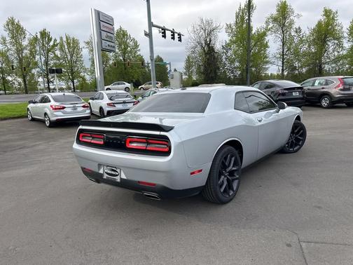 2022 Dodge Challenger SXT