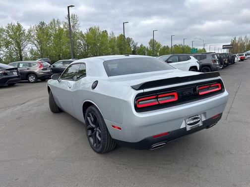 2022 Dodge Challenger SXT
