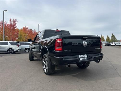 2022 RAM 1500 Limited Crew Cab 4x4 57' Box