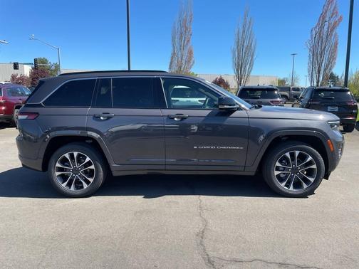 2025 Jeep Grand Cherokee Overland