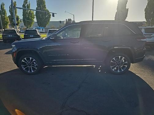2025 Jeep Grand Cherokee Overland