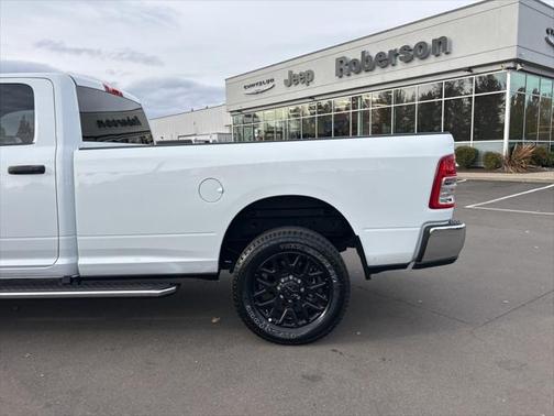 2022 RAM 3500 Tradesman Crew Cab 4x4 8 Box